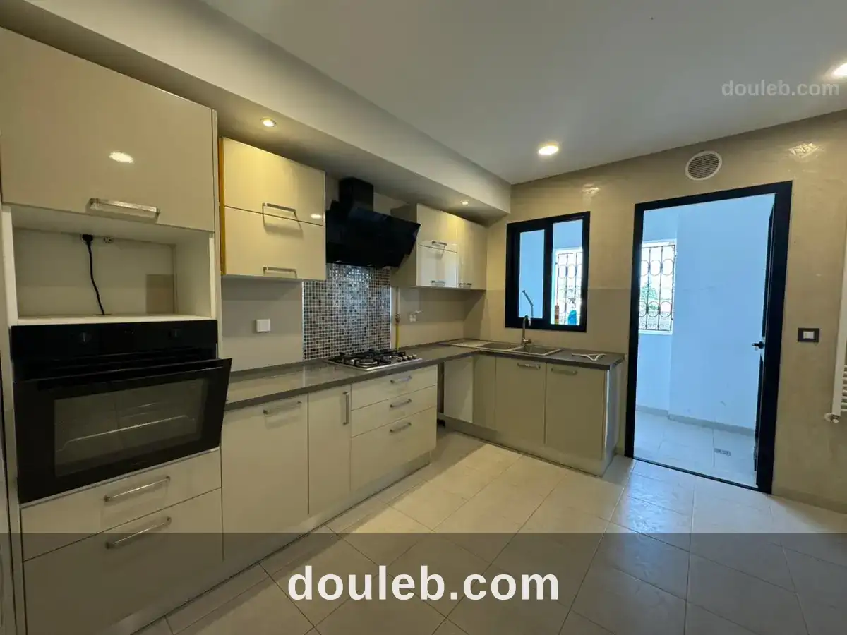 Appartement s3 avec terrasse à la soukra à Tunis