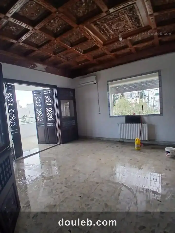 Jolie étage de villa s2 spacieux à Tunis