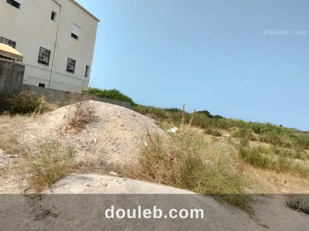 Terrain front de mer à Tunis