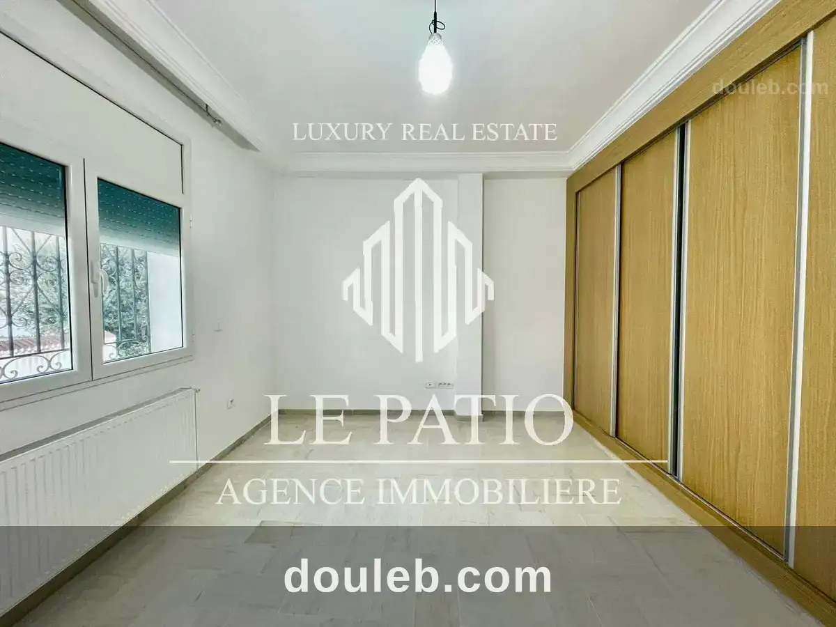 Etage de villa s3 a la marsa ville - Miniature 3