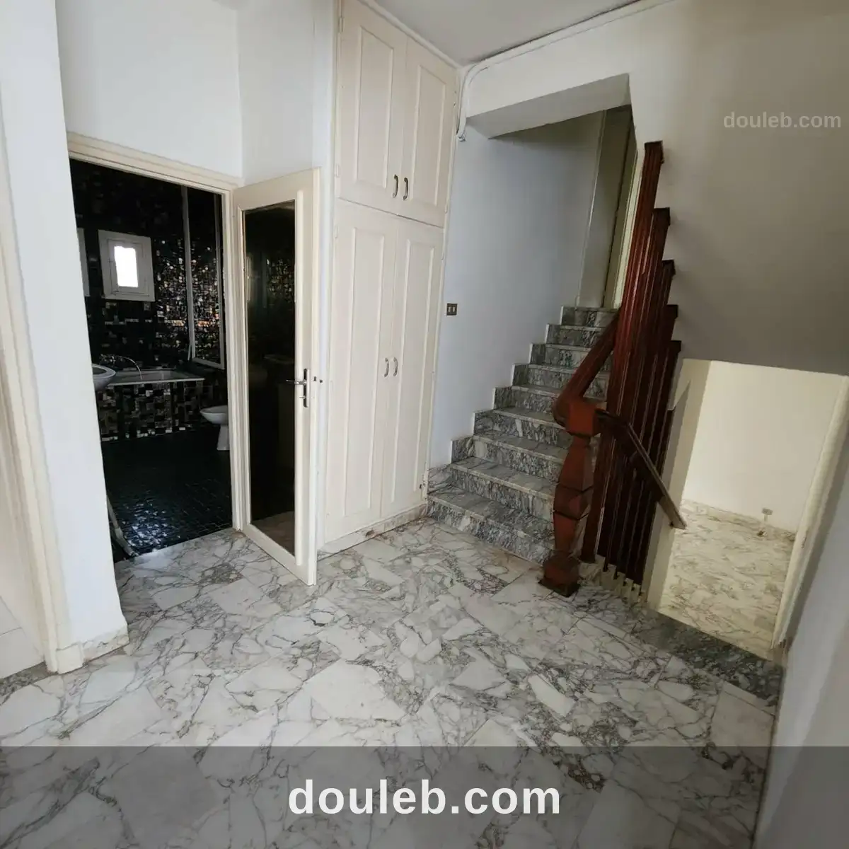 Menzah 6 spacieux triplex s4 avec jardin privatif à Tunis