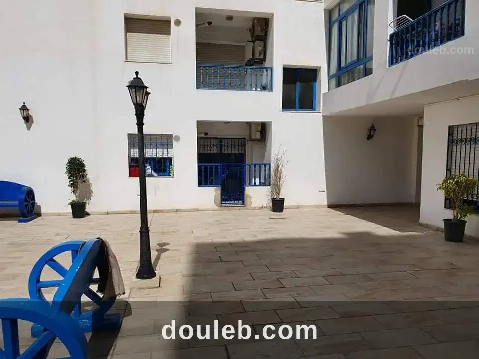 S1 au rdc qui ouvre sur la piscine - Miniature 3