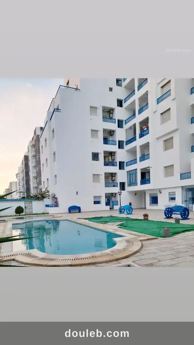 S1 au rdc qui ouvre sur la piscine - Miniature 5