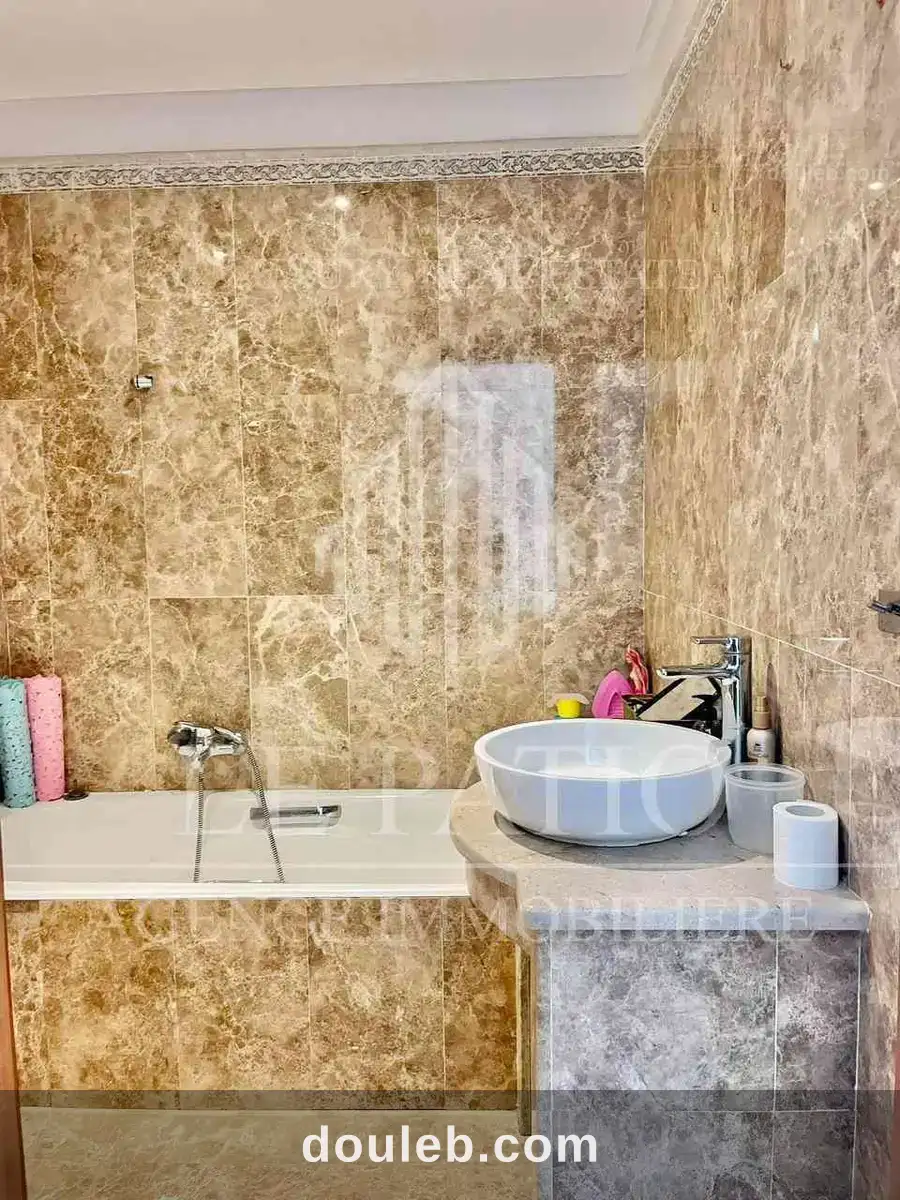 Appartement s3 avec jardin a la marsa - Miniature 5