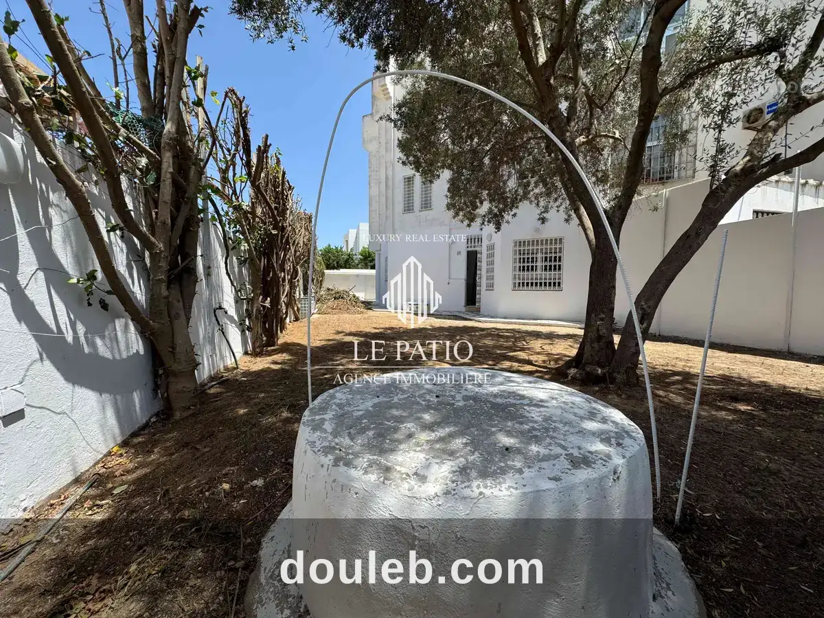 Appartement s3 avec grand jardin a la marsa à Tunis