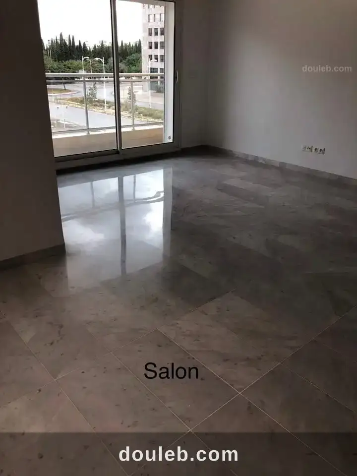 Aprt salon et 3 chambres au centre urbain nord à Tunis