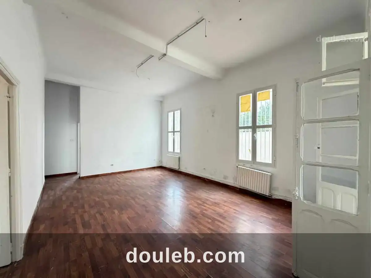 S4 au rdc à usage bureau à mutuelleville - Miniature 2