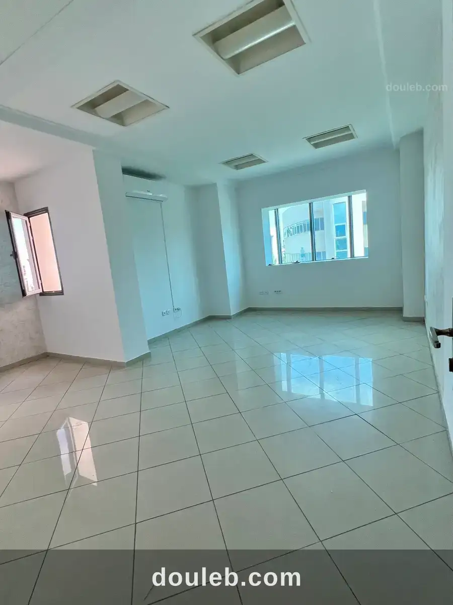 Bureau h et 5 pièces 3500 ttc - Miniature 3