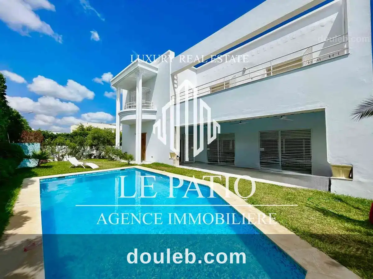 Villa s5 avec piscine à gammarth à Tunis