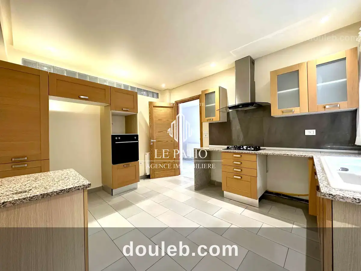 Appartement s3 avec jardin à la marsa - Miniature 2