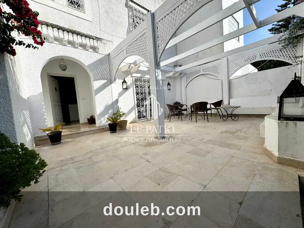 Une villa jumelee semi meuble s3 a la marsa - Photo 1