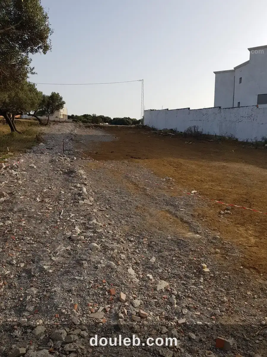 Terrain titré avec emplacement idéale - Miniature 3