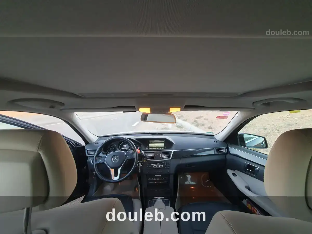Mercedes benz classe e220 - Miniature 4