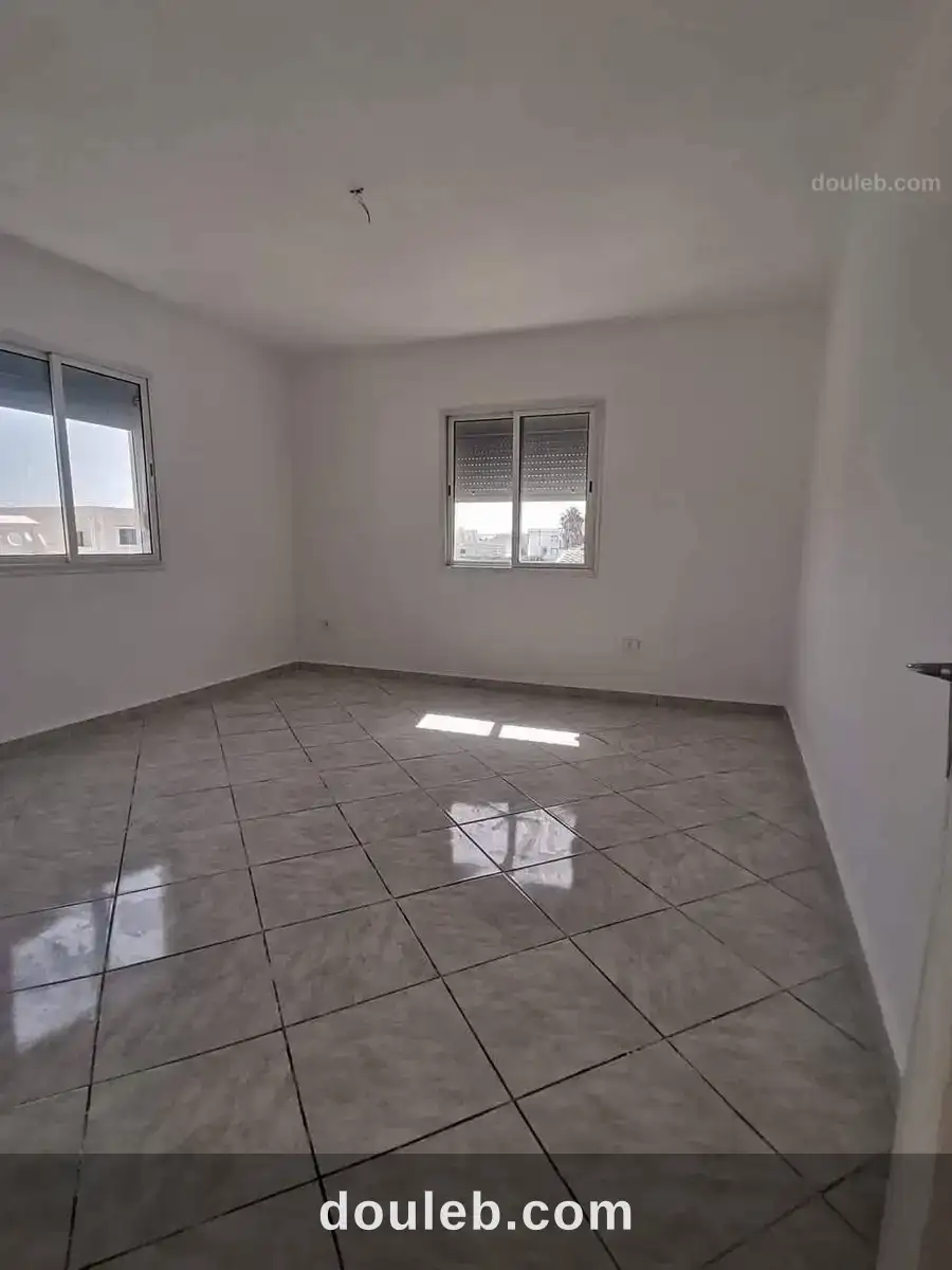 Etage s2 a taher sfar avec garage - Miniature 3