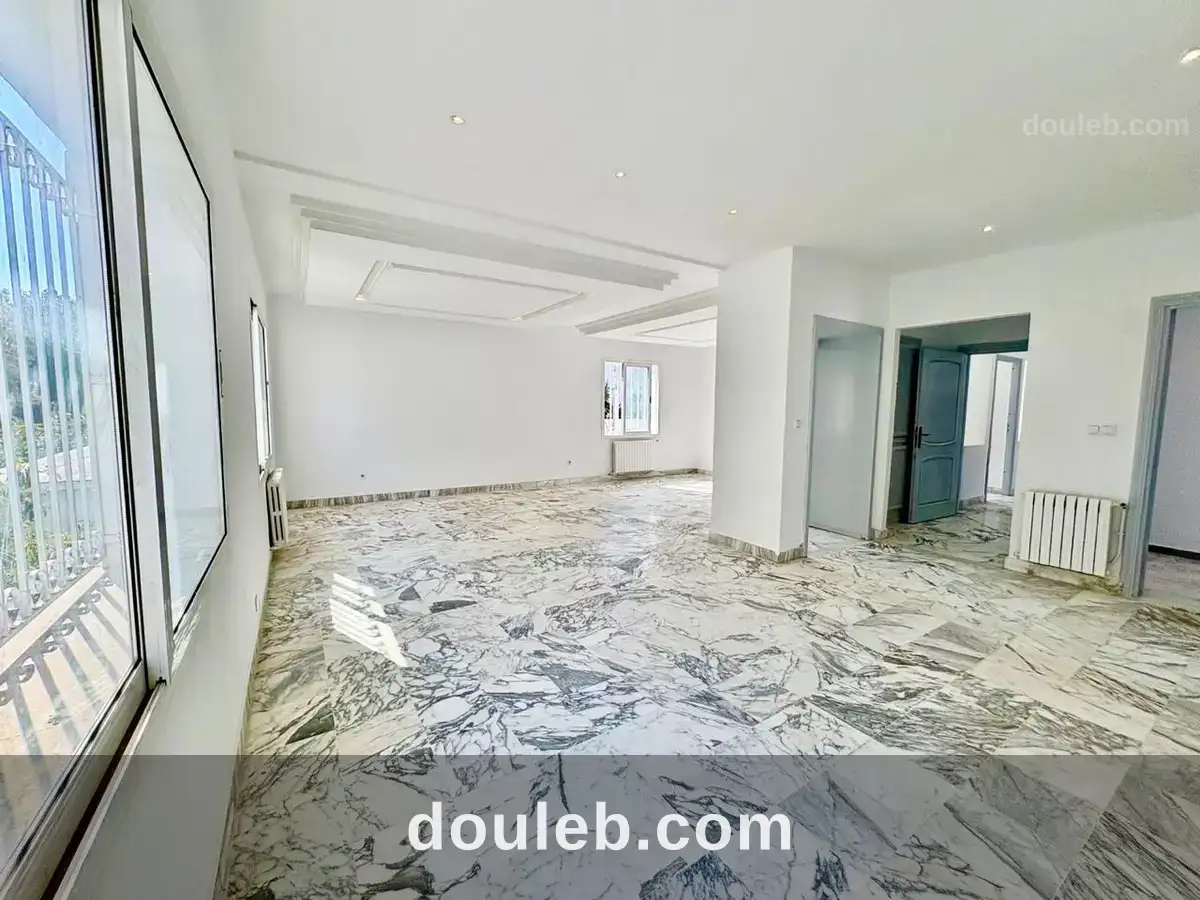 Villa à usage de bureaux à mutuelle ville - Miniature 2