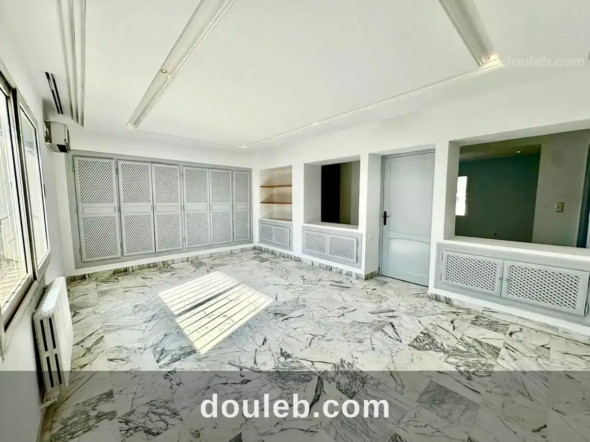 Villa à usage de bureaux à mutuelle ville - Miniature 3