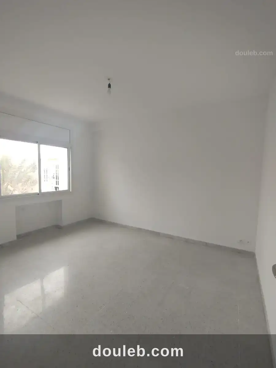 Un mignon studio s1 vide à menzah5 - Miniature 2