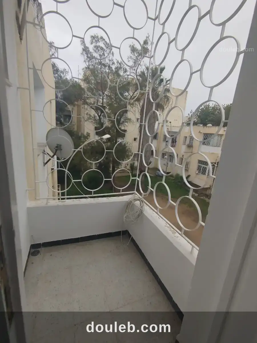 Un mignon studio s1 vide à menzah5 - Miniature 4