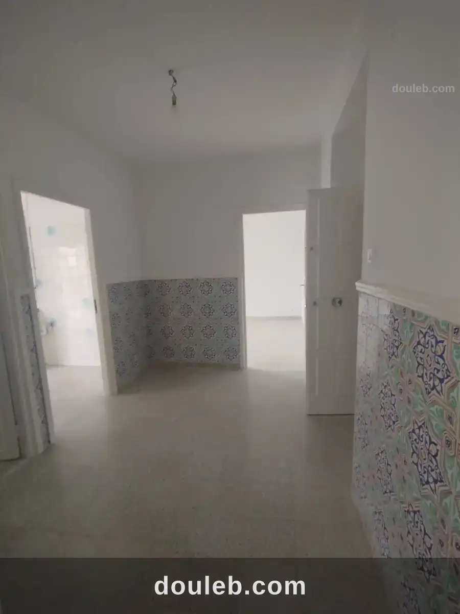 Un mignon studio s1 vide à menzah5 - Miniature 5