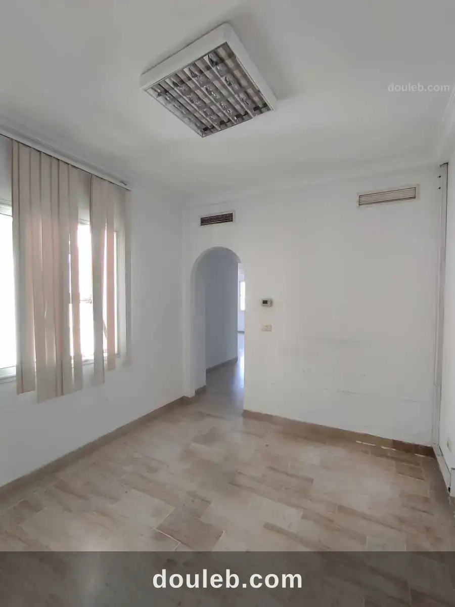 Bureau la soukra - Miniature 2