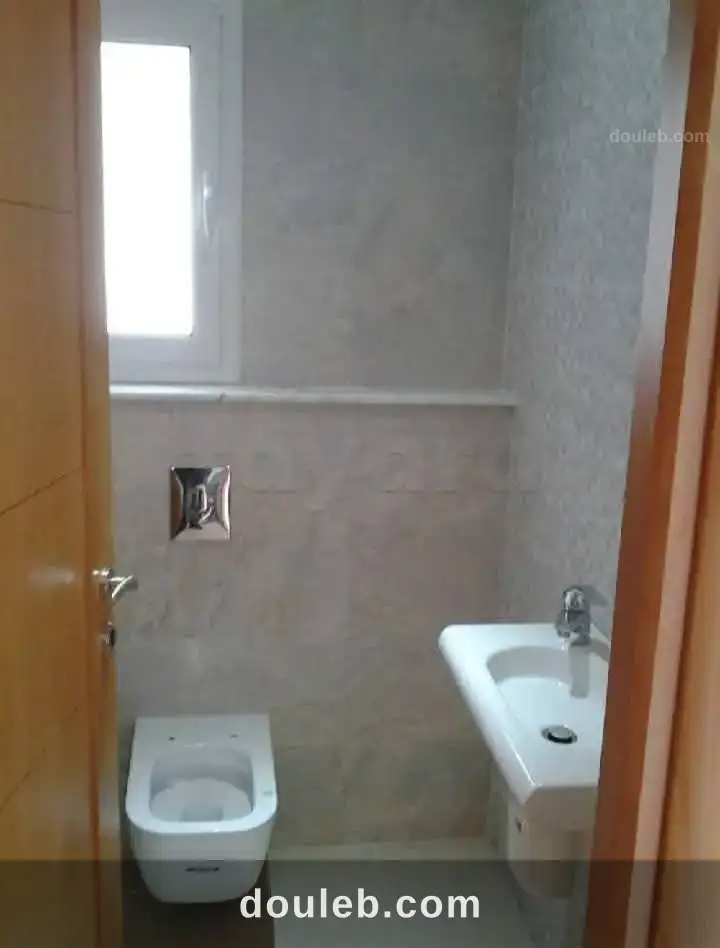 Triplex 2600d aux jardins del menzah 2 - Miniature 2