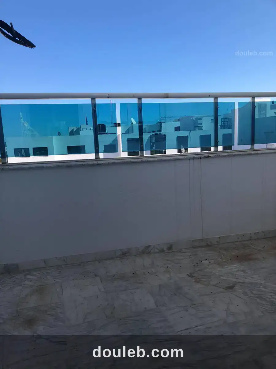 Bureau aménagé au lac 1 - Miniature 3