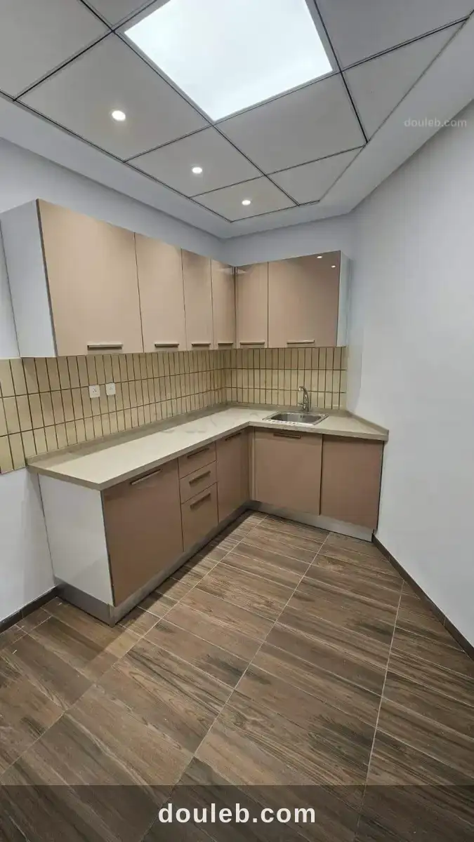 Immeuble récemment construit sup 2000 m - Miniature 3