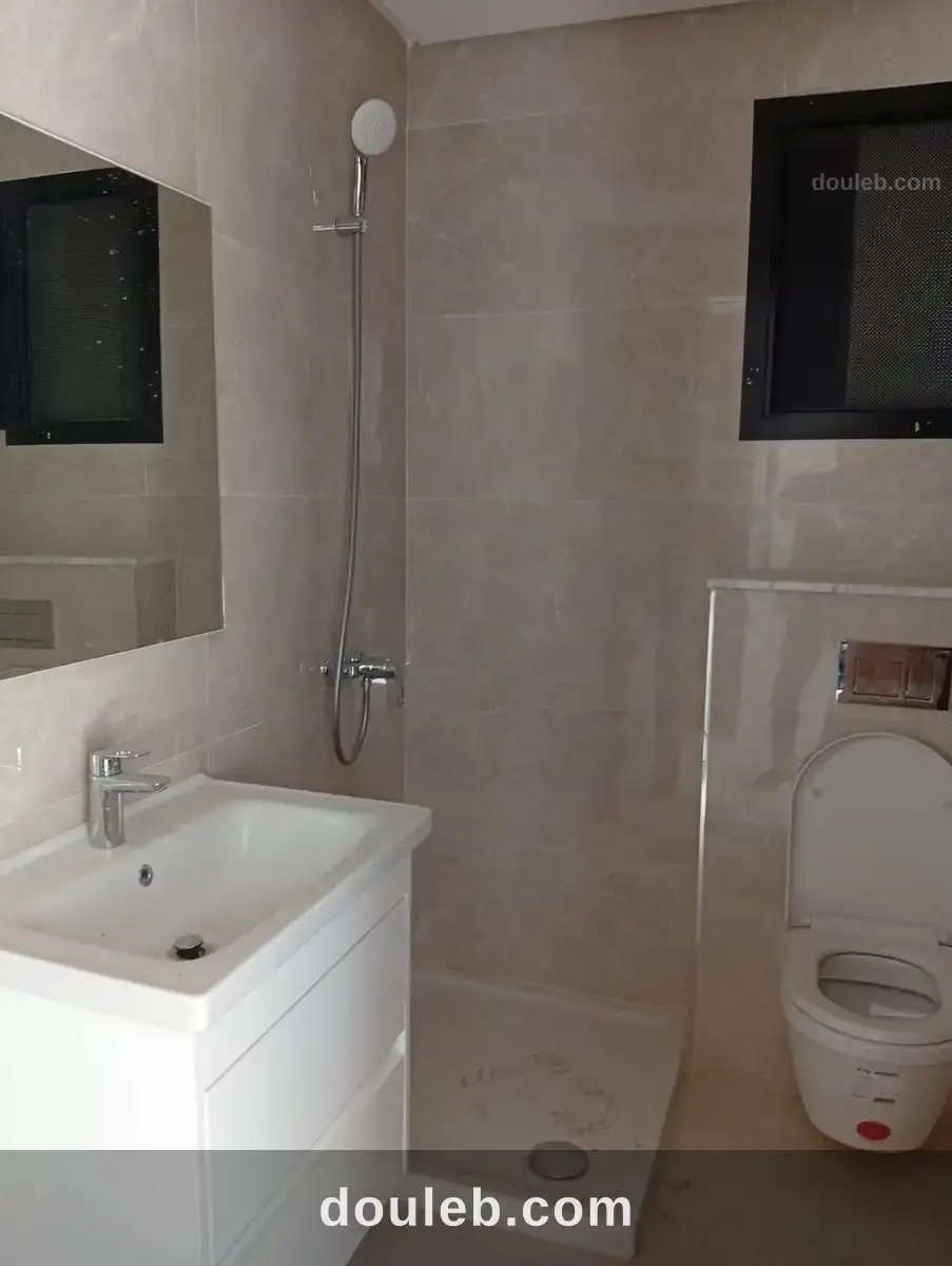 Un appartement s2 jamais habité à cité wahat - Miniature 4