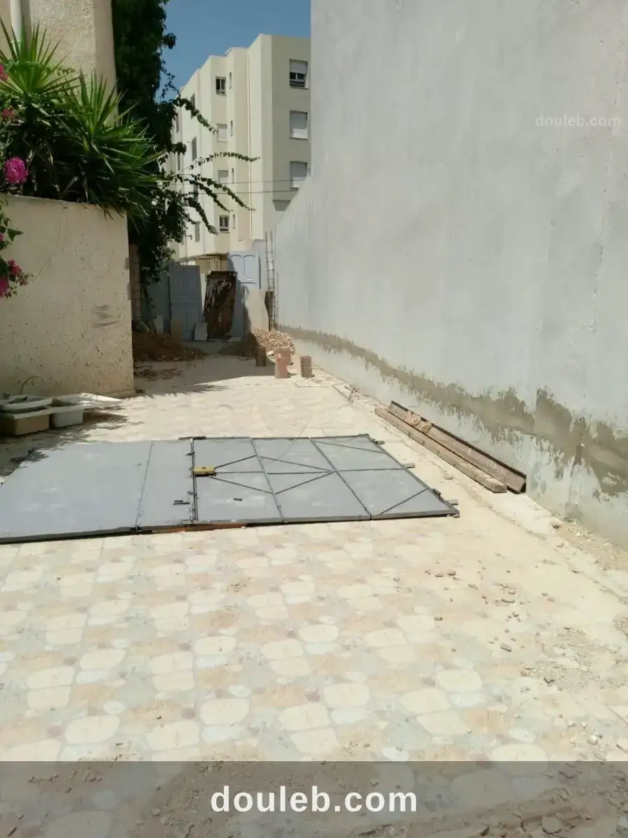 A saisir un terrain commercial r3 à manouba centre - Miniature 3