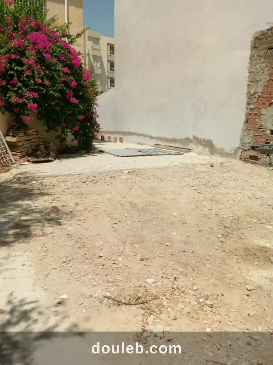 A saisir un terrain commercial r3 à manouba centre - Miniature 4