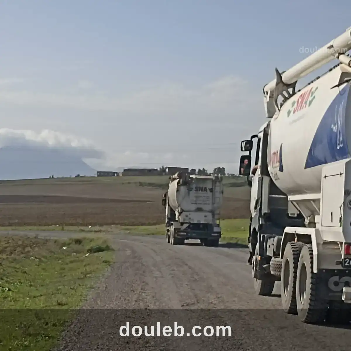 2 hectares 3000m2 à 32km de tunis - Miniature 5