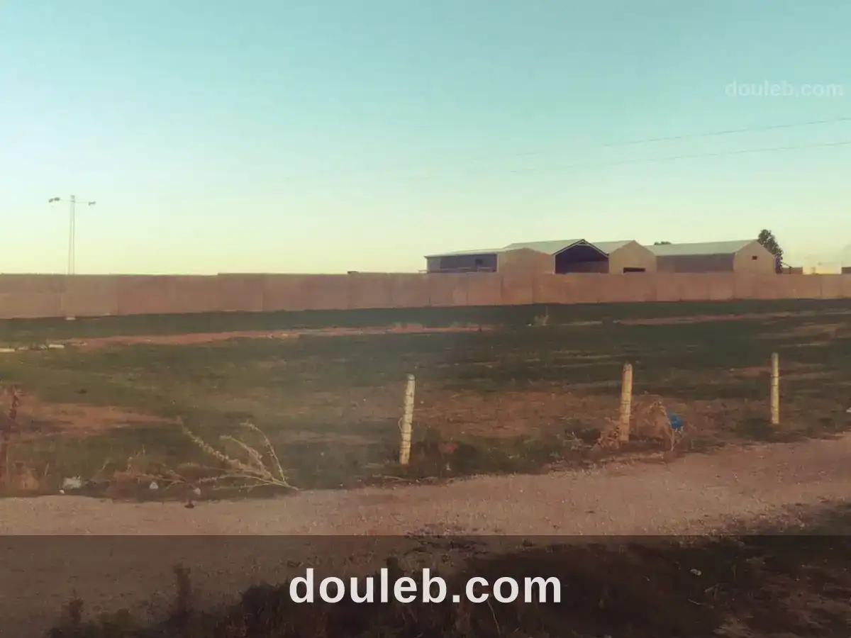 12 hectares nu 32 km de tunis - Miniature 2