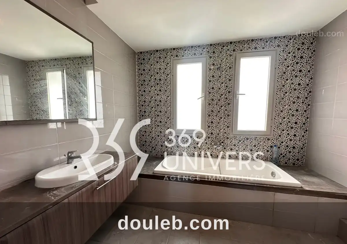 Duplex avec terrasse à la marsa ref rd075 - Miniature 3