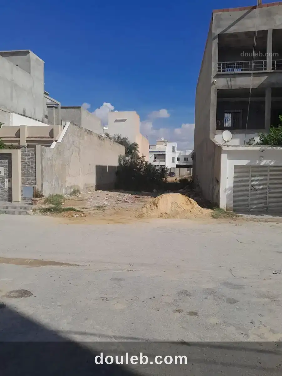 Terrain cité el hidhab à Tunis