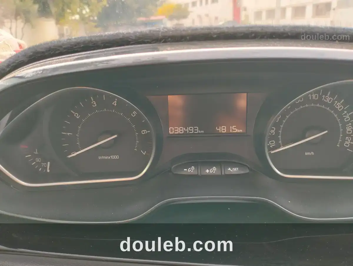 208 première main - Miniature 2