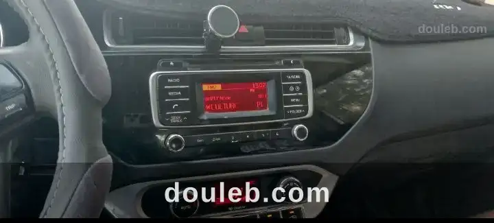 Kia rio sedan berline - Miniature 4