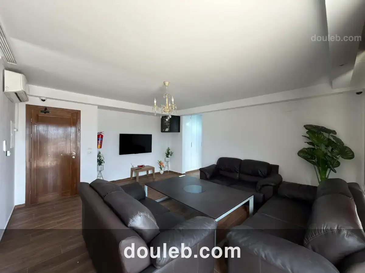 Bureau 3 pièces semi meublé à l'ariana - Miniature 2