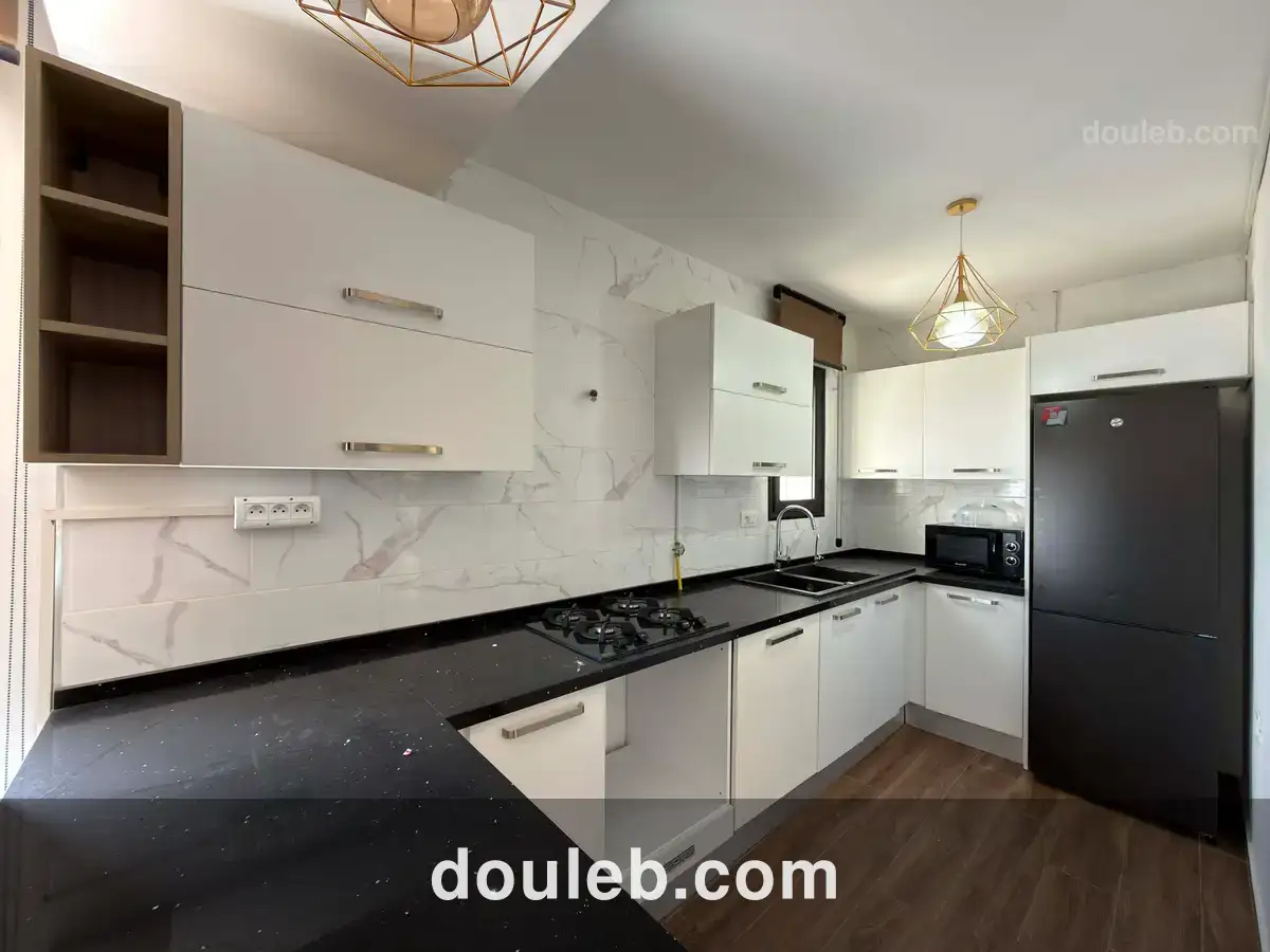 Bureau 3 pièces semi meublé à l'ariana - Miniature 3