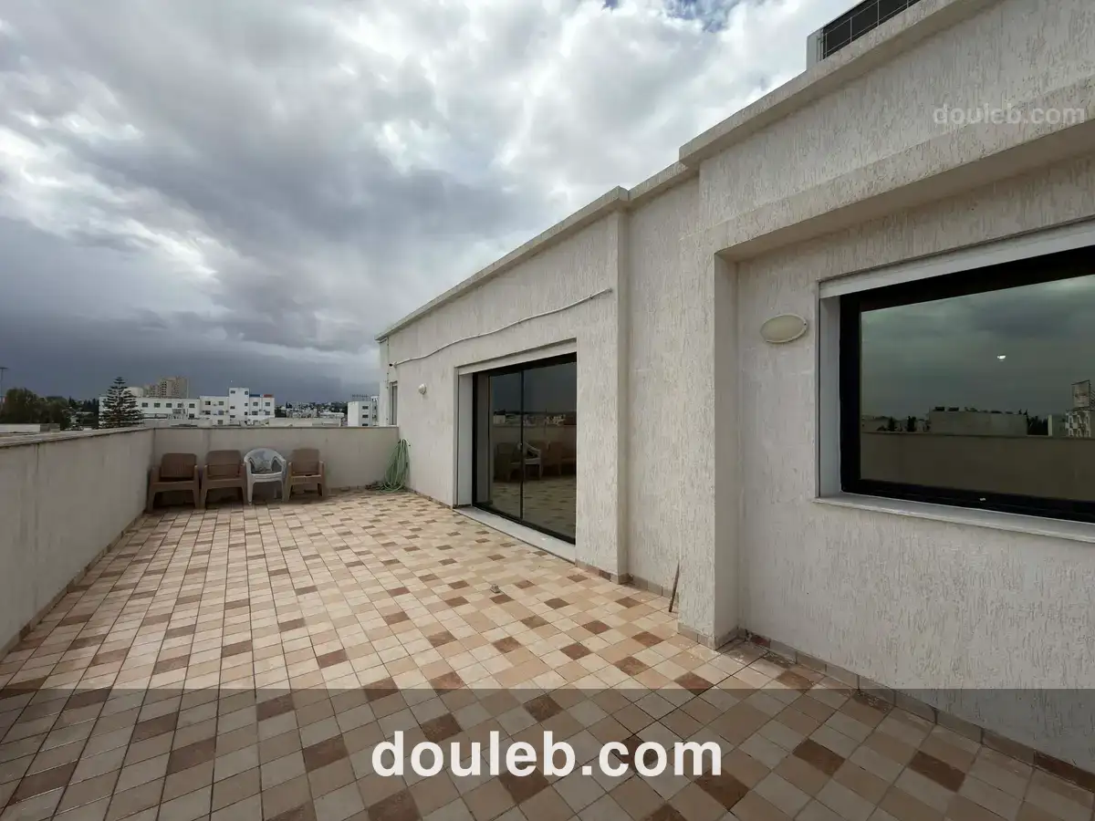 Bureau 3 pièces semi meublé à l'ariana - Miniature 5