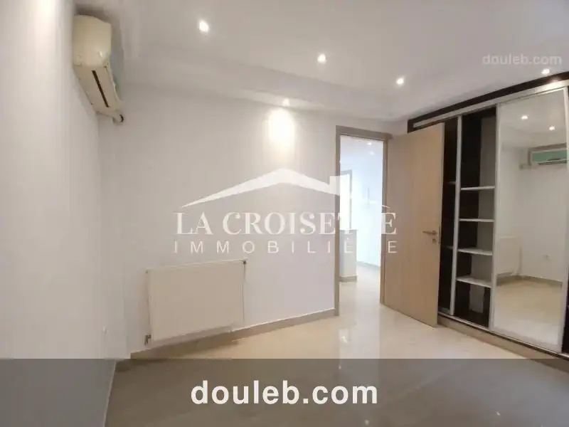 Duplex s3 avec vue sur mer à la marsa - Miniature 5