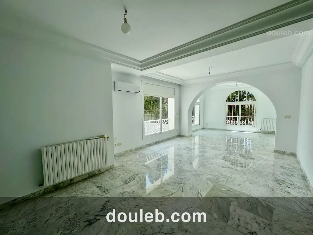 Villa haut standing avec piscine à gammarth - Miniature 2