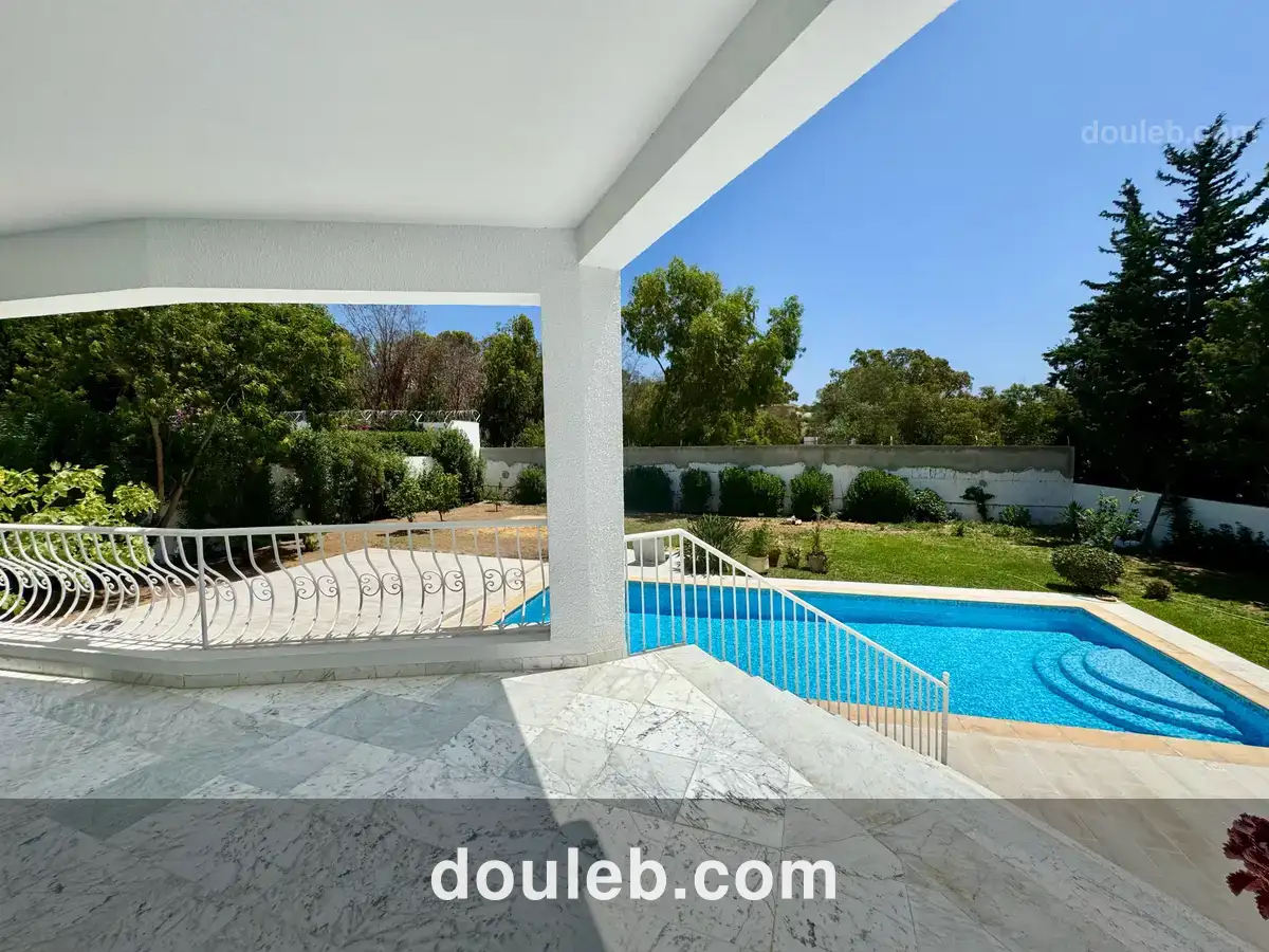 Villa haut standing avec piscine à gammarth - Miniature 4