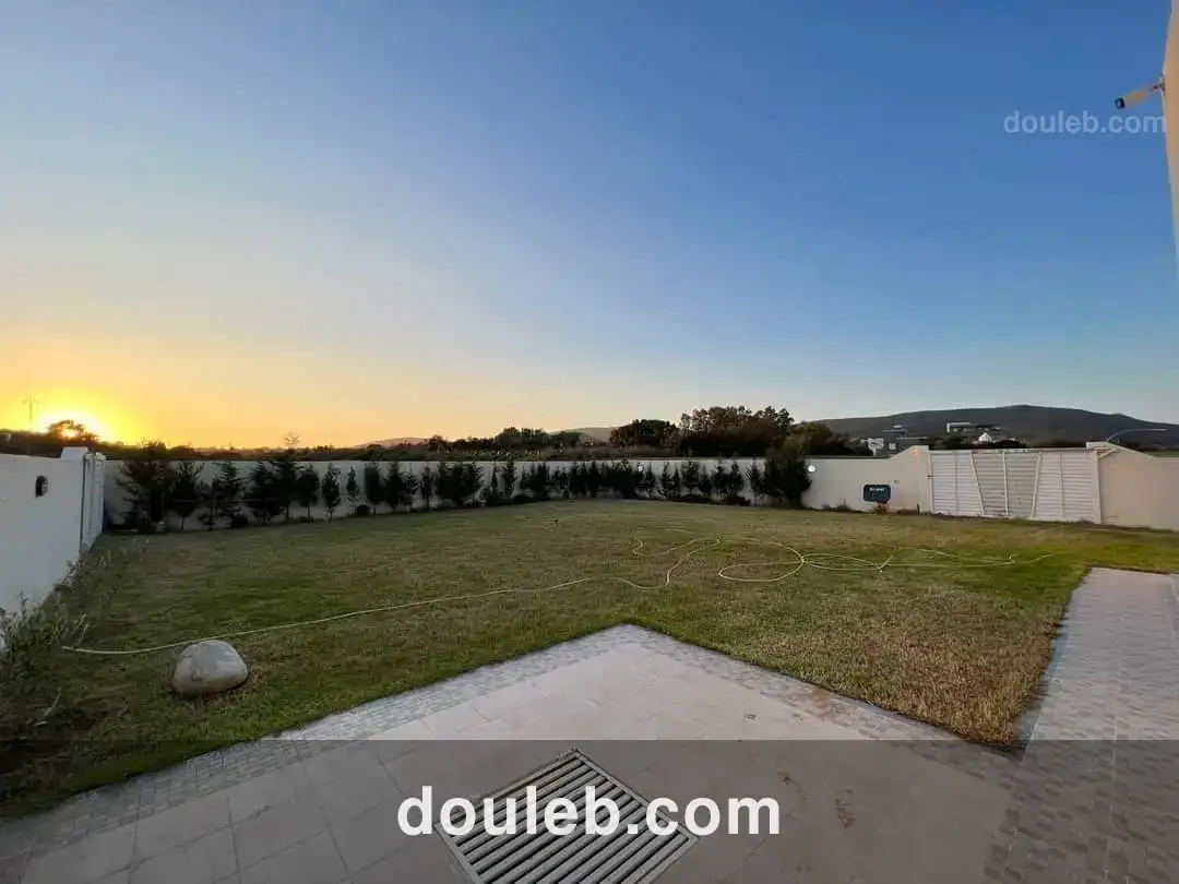 Villa a la plage ds 580m2 el haouaria cap bon - Miniature 5