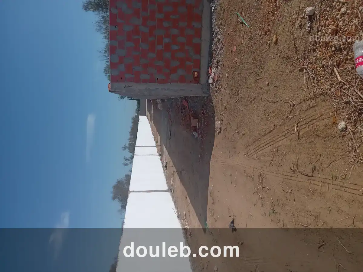 Terrain avec clôture - Miniature 2