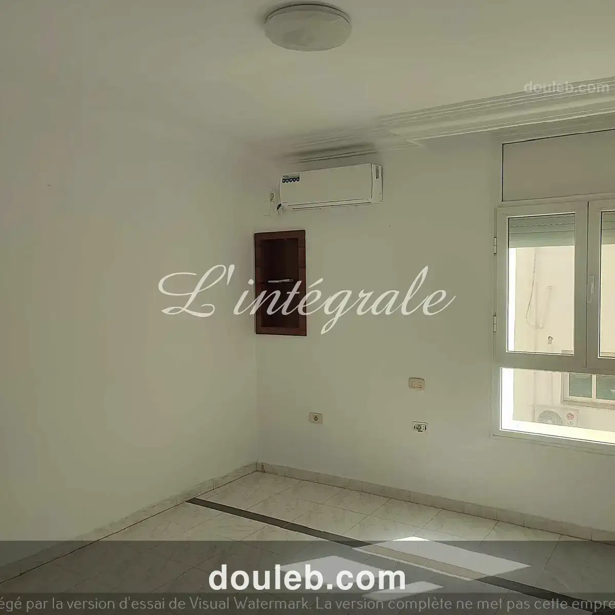 Bureau spacieux avenue hedi nouira - Miniature 2