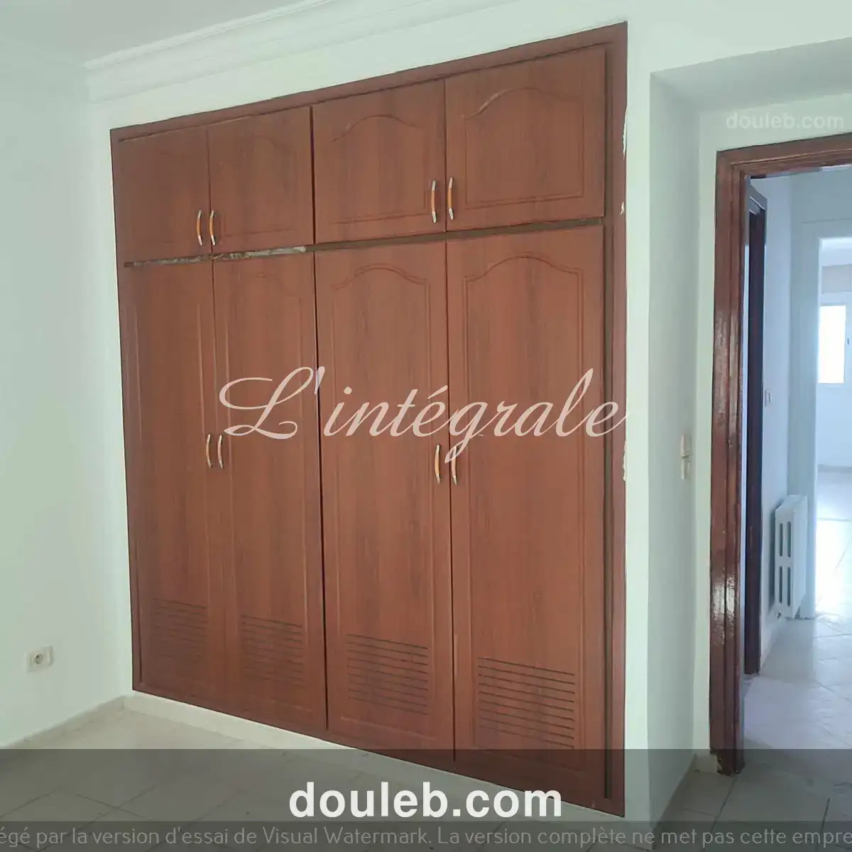 Bureau spacieux avenue hedi nouira - Miniature 5