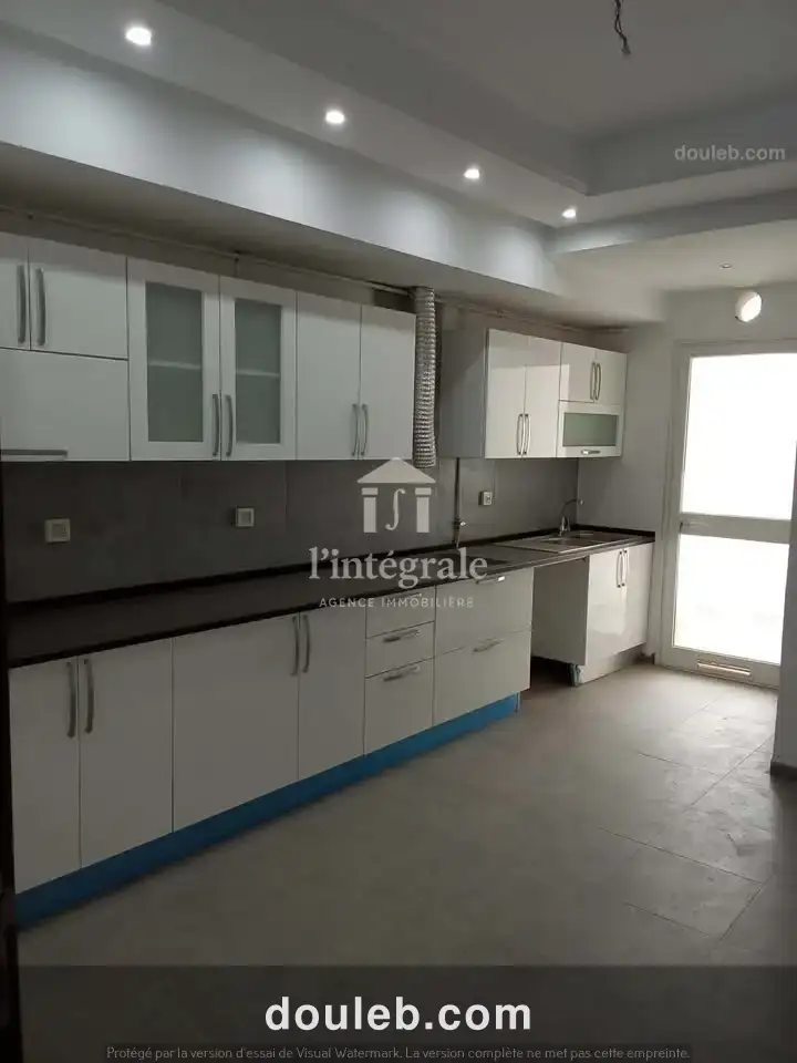 S3 avec accès à une grande terrasse - Miniature 2