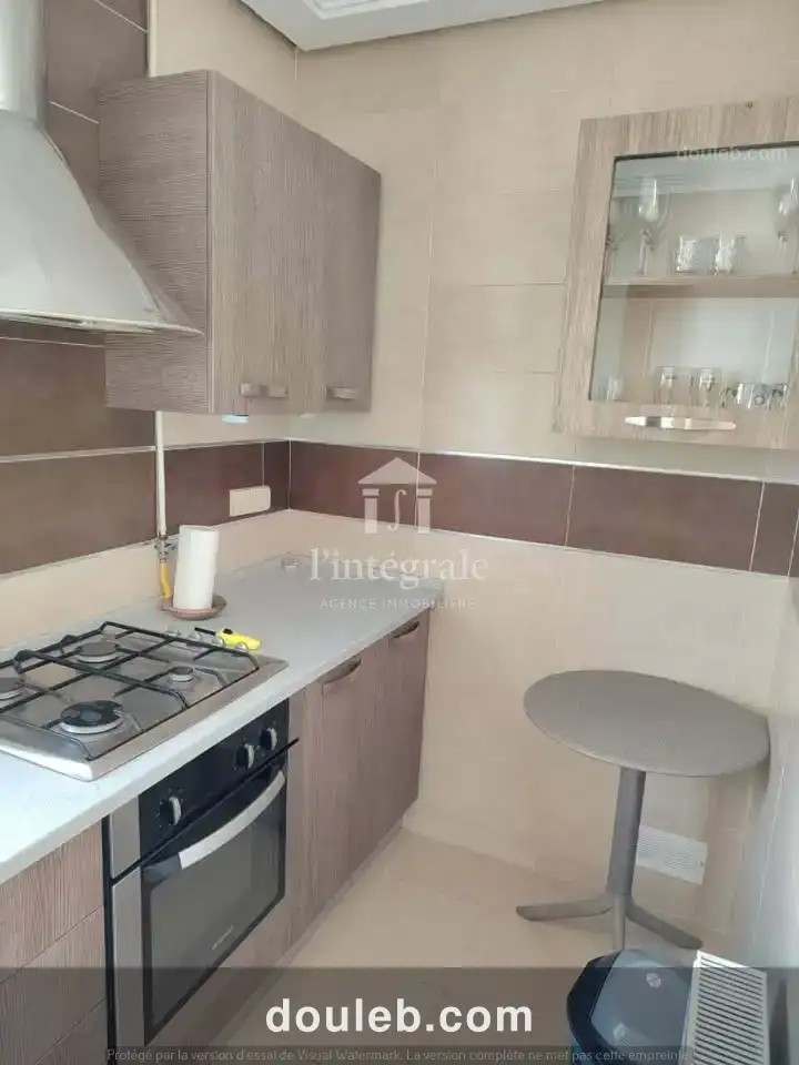 S1 meublé avec une vue magnifique - Miniature 3