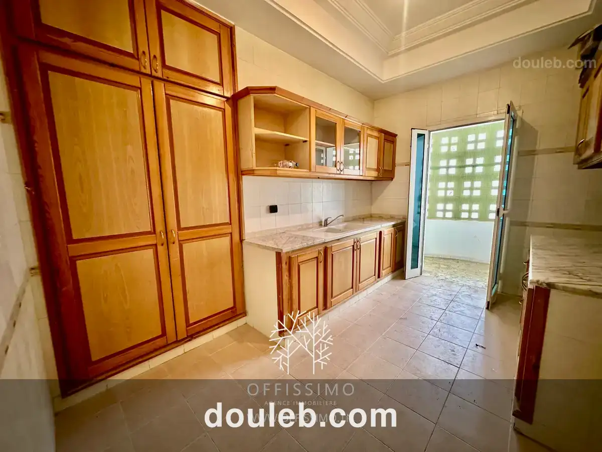 Bureau 4 pieces lac 1 immeuble bureautique - Miniature 3