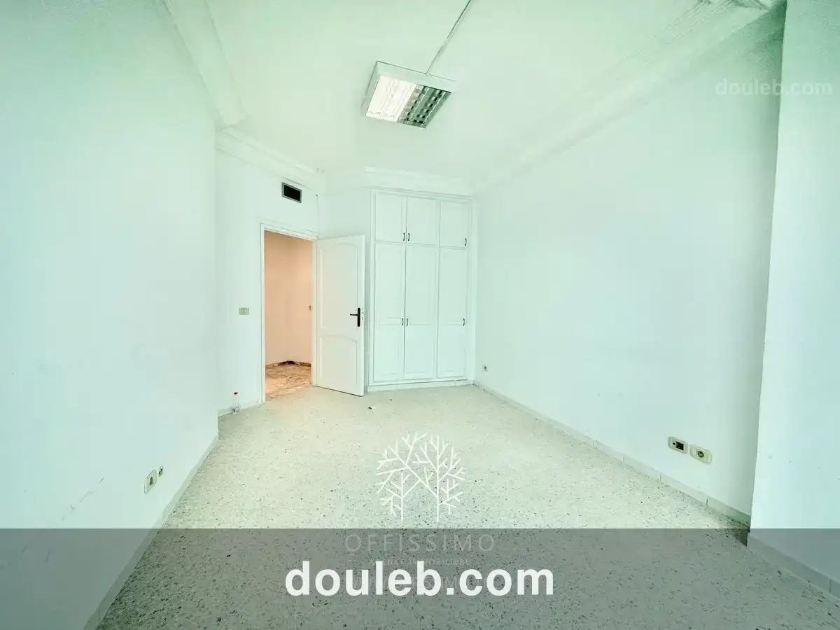 Bureau 4 pieces lac 1 immeuble bureautique - Miniature 5